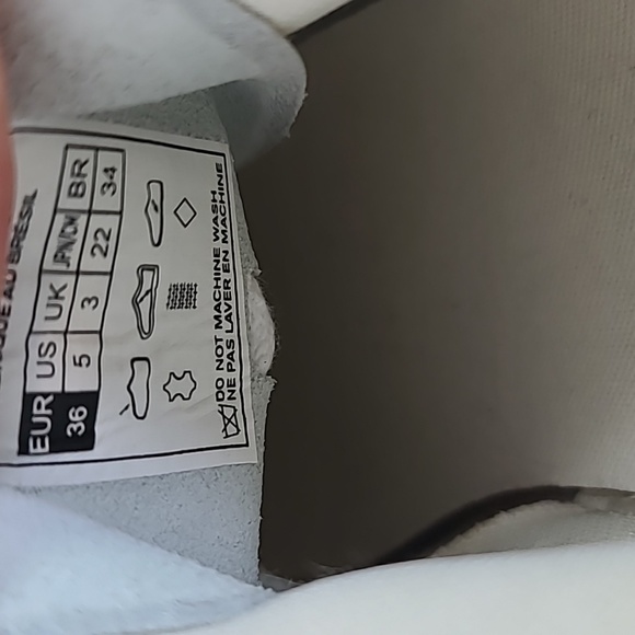 VEJA Women's V-10 Low Top Sneakers 5 - Picture 8 of 9